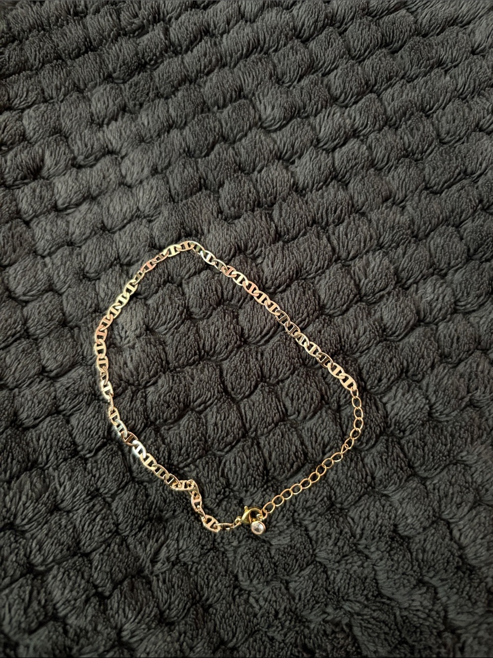 Delicate Gold-Tone Chain Bracelet with Crystal Accent